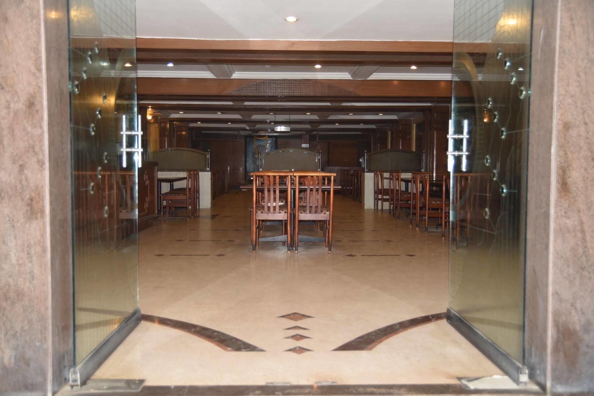 Hotel Maurya 벵갈루루 외부 사진