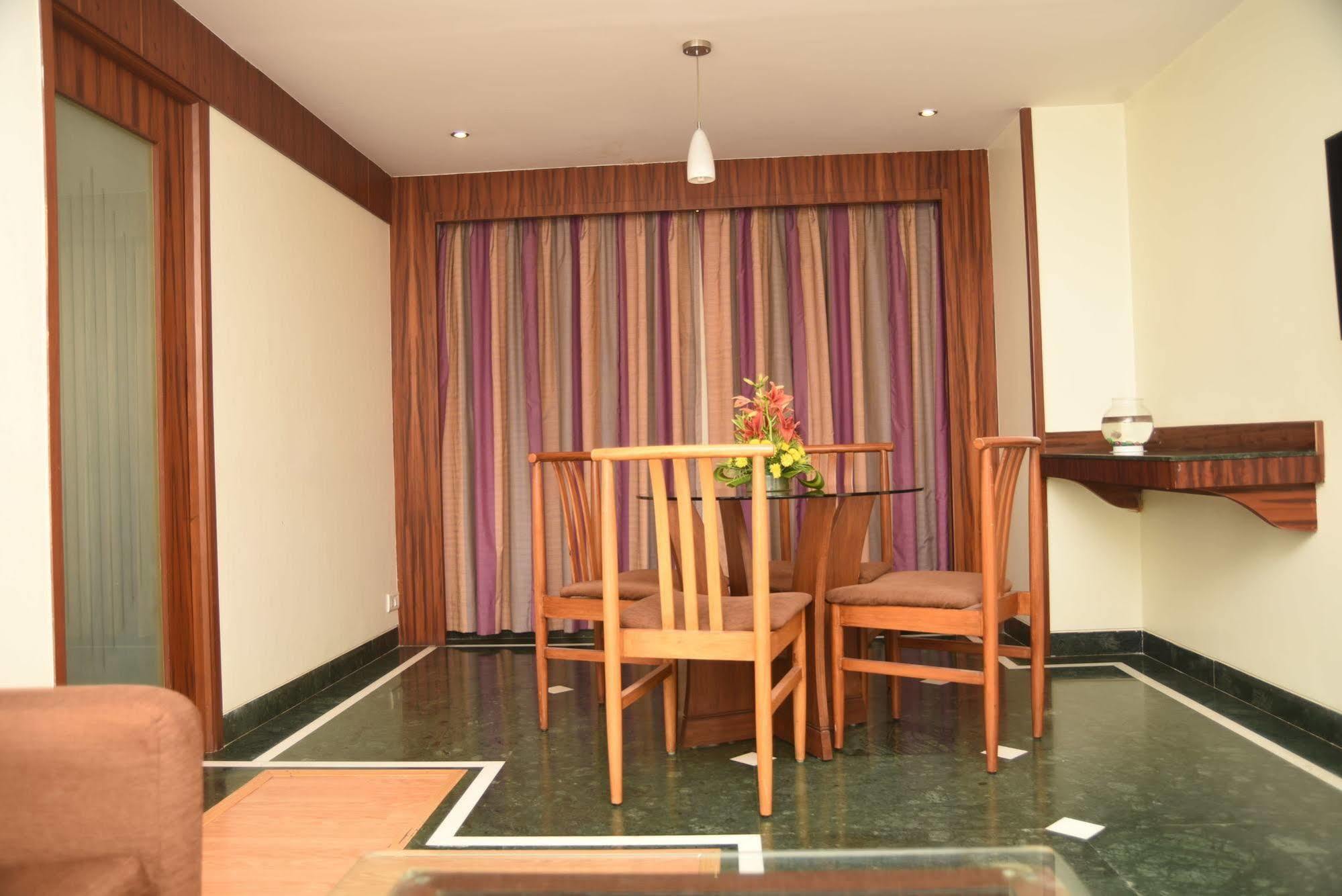 Hotel Maurya 벵갈루루 외부 사진