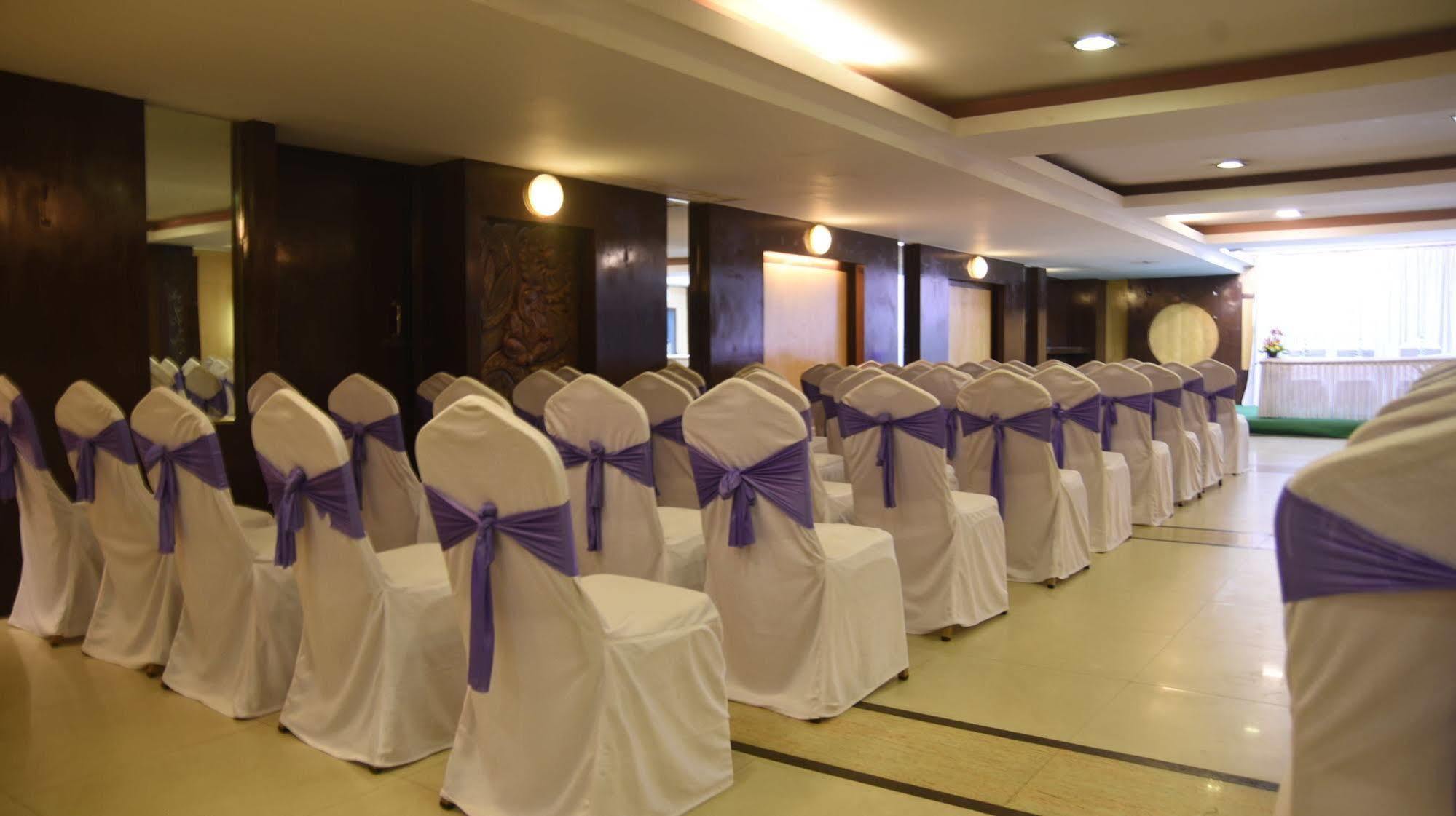 Hotel Maurya 벵갈루루 외부 사진