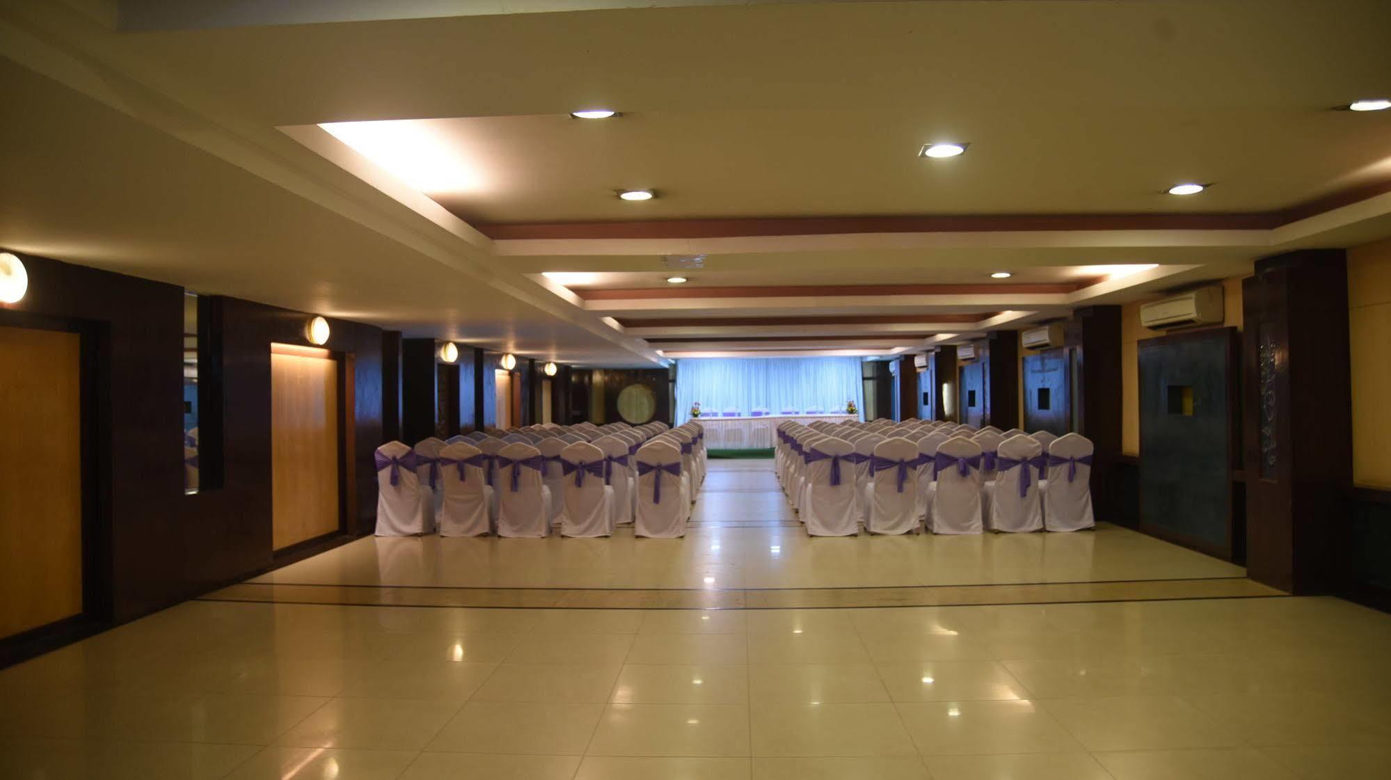 Hotel Maurya 벵갈루루 외부 사진
